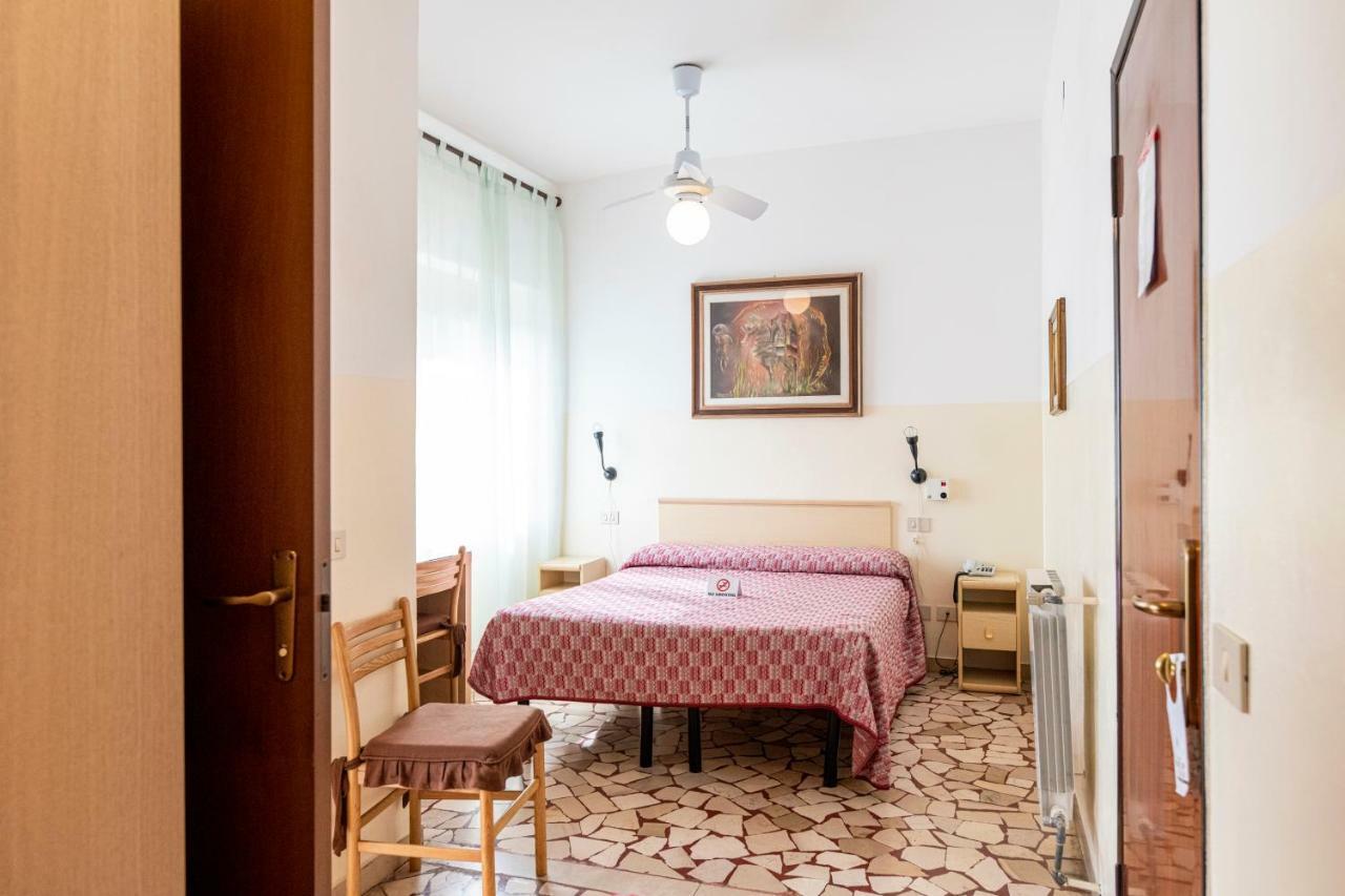 מגדל אגם פוצ'יני Villa Rosy מראה חיצוני תמונה