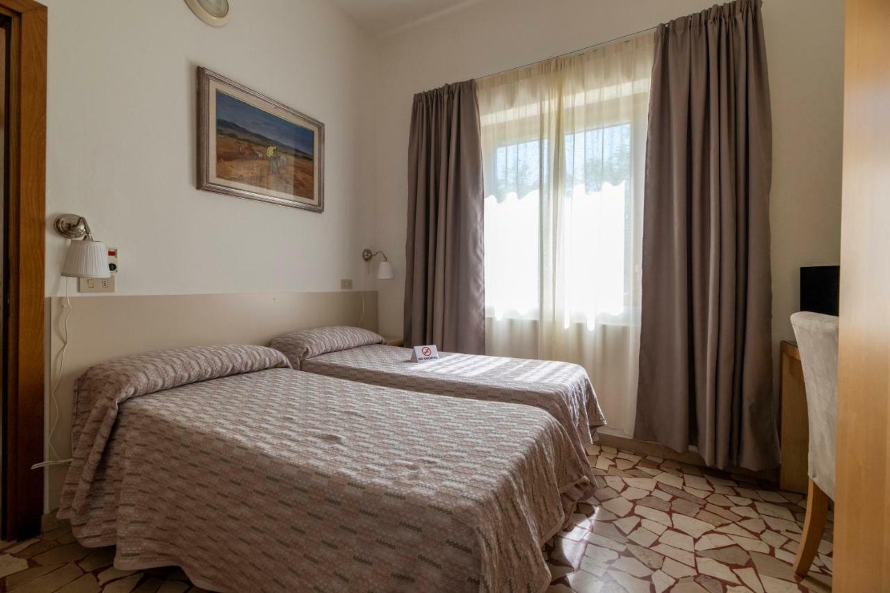 מגדל אגם פוצ'יני Villa Rosy מראה חיצוני תמונה